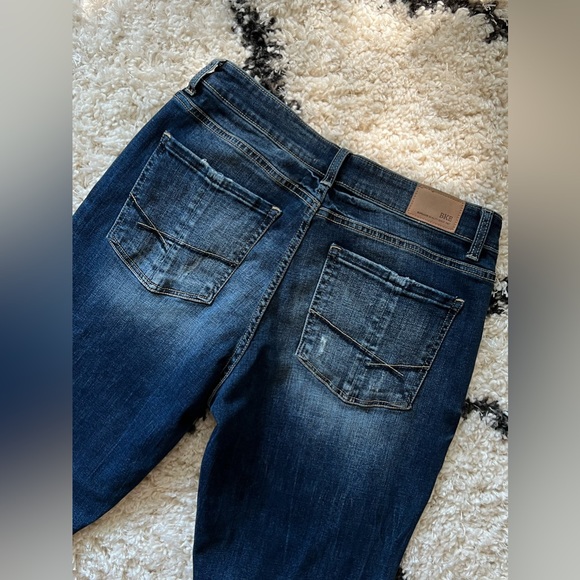 LIKE NEW!! WOMENS BUCKLE JEANS | ๐๐๐๐๐ฒ ๐๐ฎ๐ซ๐ฏ๐ฒ ๐๐ง๐ค๐ฅ๐ ๐๐ค๐ข๐ง๐ง๐ฒ ๐๐๐๐ง - Picture 5 of 6